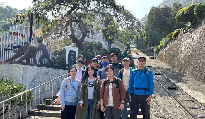 野外考察和臺灣油礦陳列館參訪照片圖片